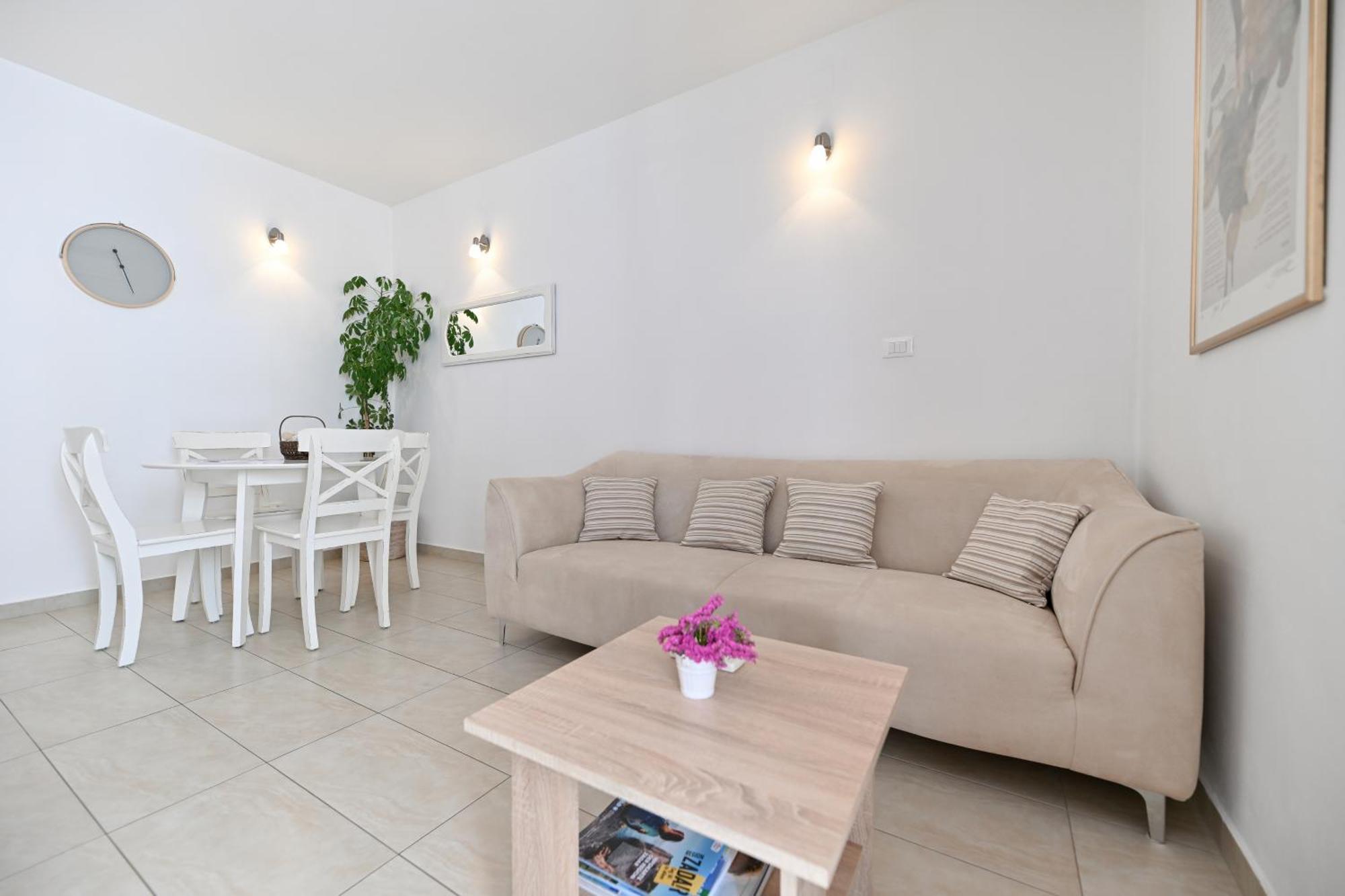 Near Zadar City Center Apartment With Free Parking And Air Condition In Each Room Екстер'єр фото