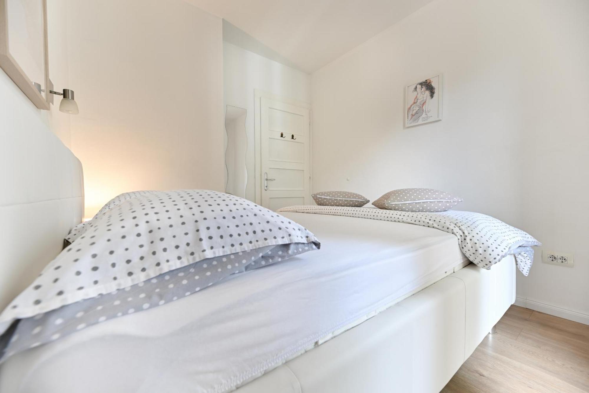 Near Zadar City Center Apartment With Free Parking And Air Condition In Each Room Екстер'єр фото
